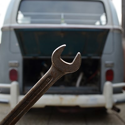Auto mit Motorschaden