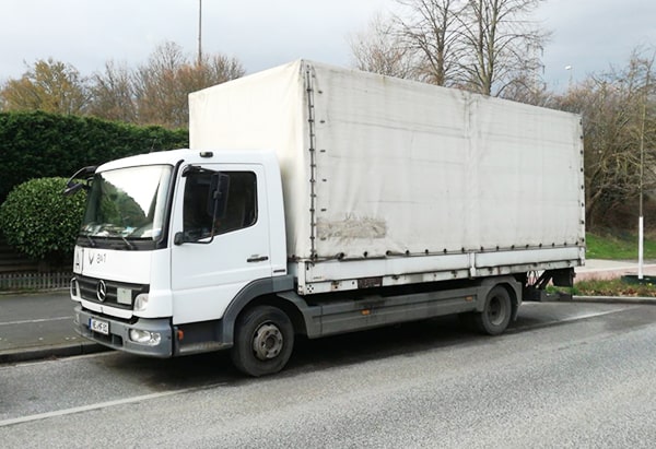 Transporter steht zum Verkauf in Leipzig